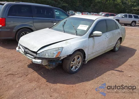 2006 Honda Accord 2.4 Se z USA, uszkodzony, nr VIN 1HGCM56316A133970